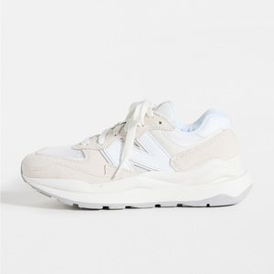 New balance 5740 in sea salt size 8 women’s